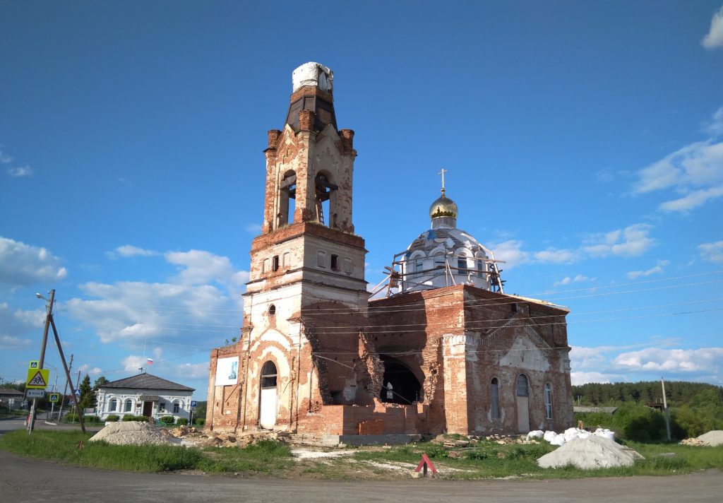 Село Клевакинское: храм во имя святых мучеников Флора и Лавра во время реставрации